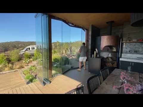 Instalaci&oacute;n eficiente de cerramientos plegables para porches